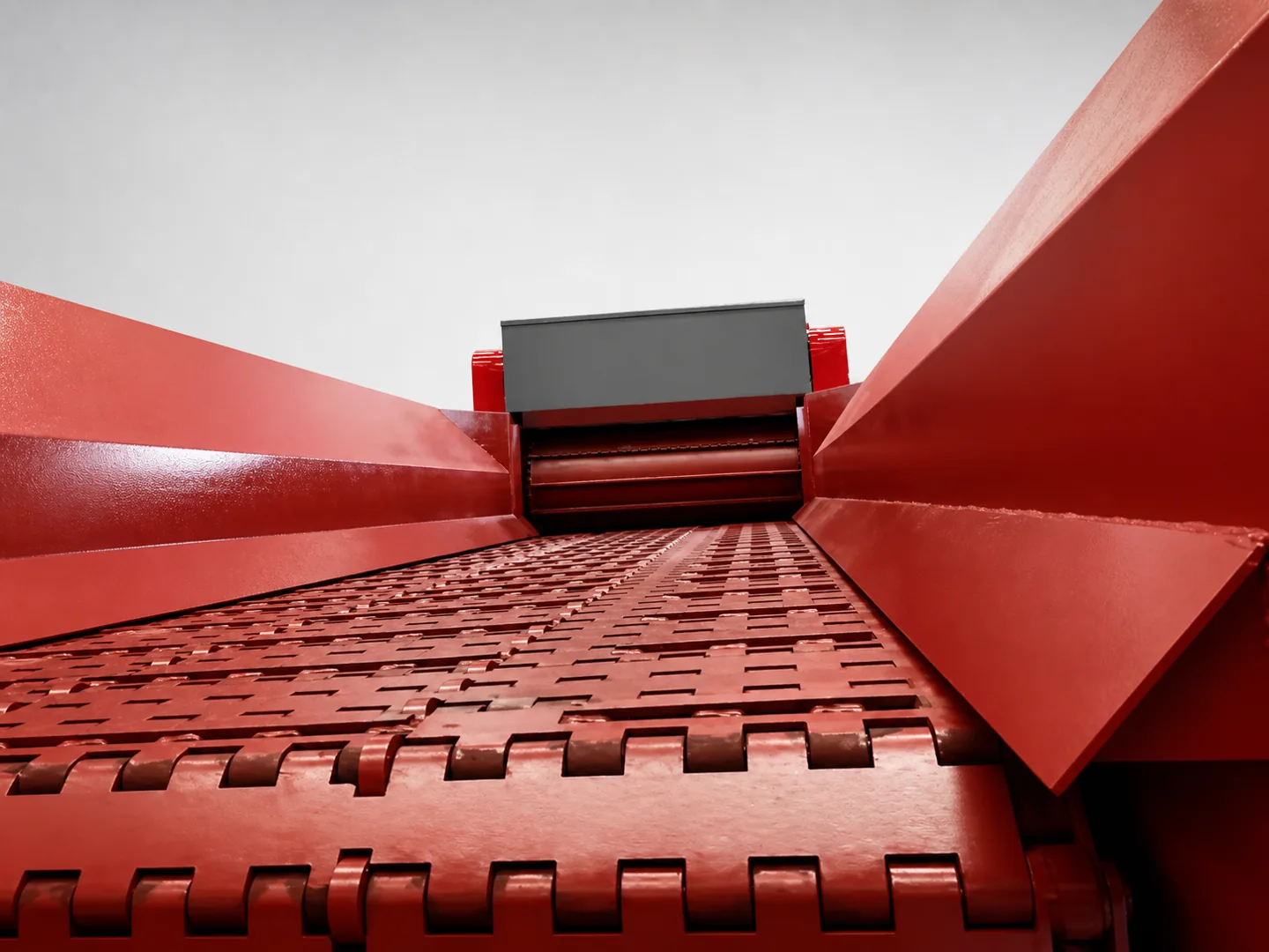 Heavy-duty chain-plate feeder